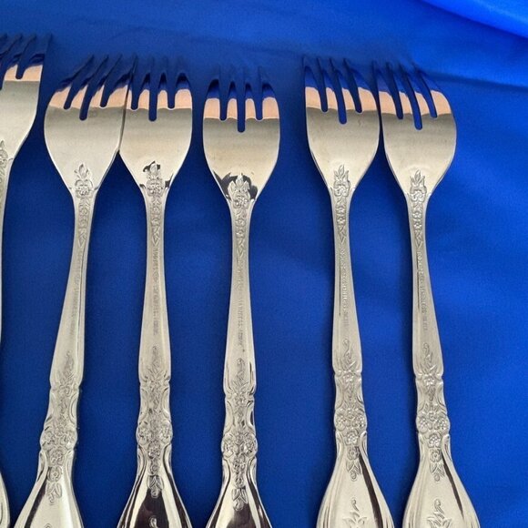 Beautiful Vintage Rogers Co "4 Flower Floral" Stainless Flatware Forks Knife Lot - Picture 11 of 15